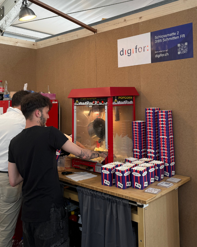 Popcorn am Stand der Webagentur digifor an der Seislermäss in Tafers.